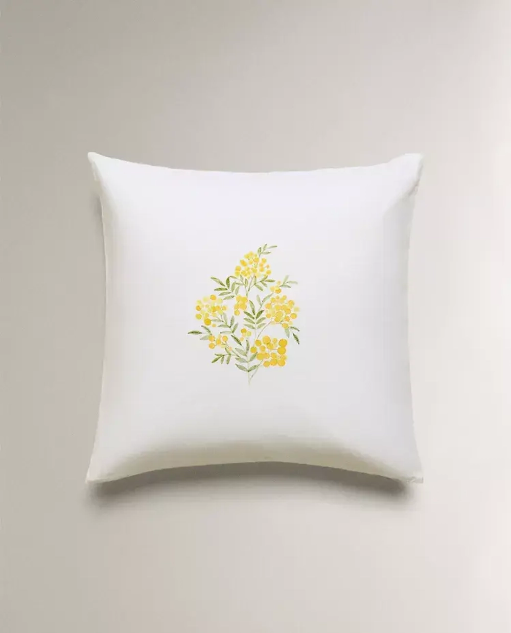 ZARA HOME НАВОЛОЧКА ДЛЯ ДЕКОРАТИВНОЙ ПОДУШКИ С ПРИНТОМ, ЖЕЛТОВАТО-БЕЛЫЙ