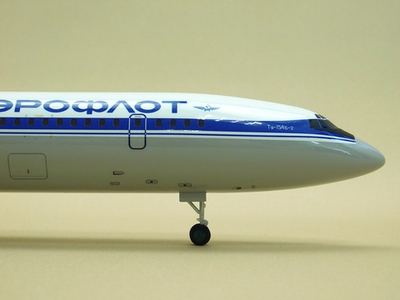 Модель самолета Ту-154Б-2 (М1:100, Аэрофлот СССР-85300 с шасси)