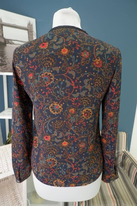 Блуза OODJI с вырезом 40 размер