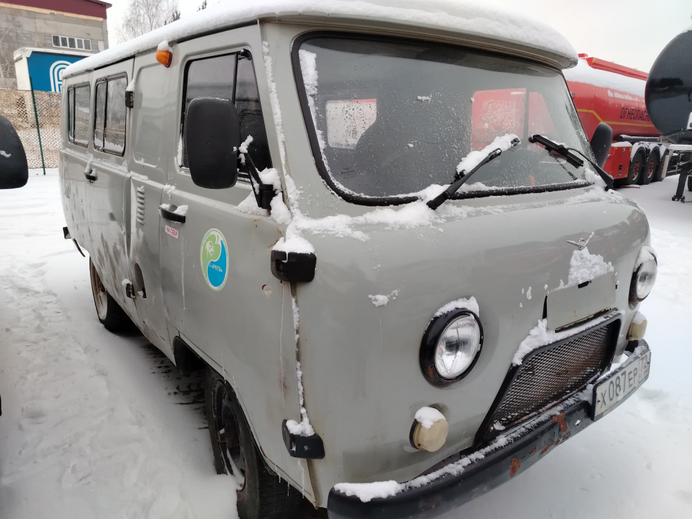 UAZ 2206* Микроавтобус 220695-122-04 (Микроавтобус, 8+1 мест, без ABS, Бензиновый, 2,7 л, 112 л.с.)