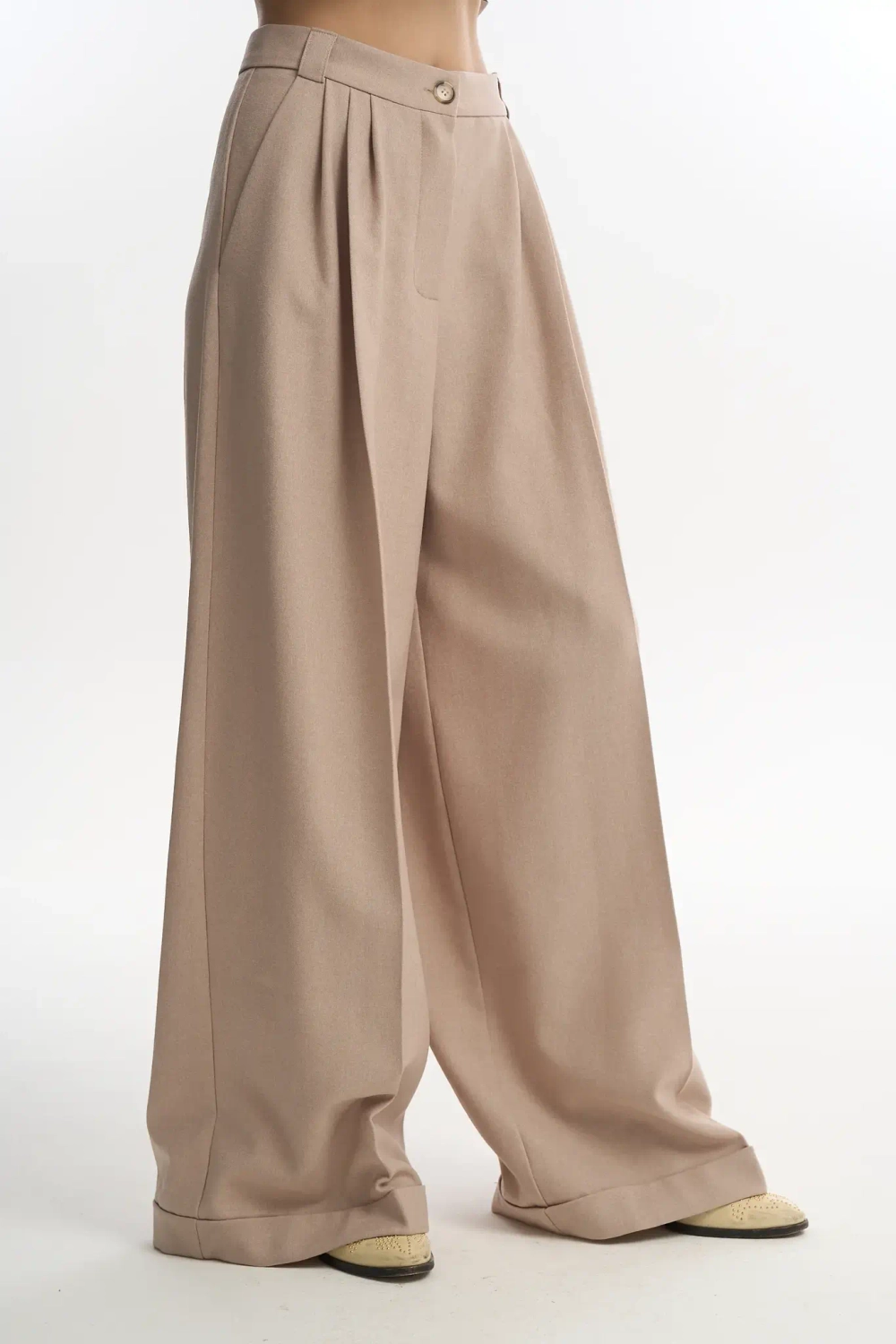 Брюки-палаццо со стрелками бежевые
