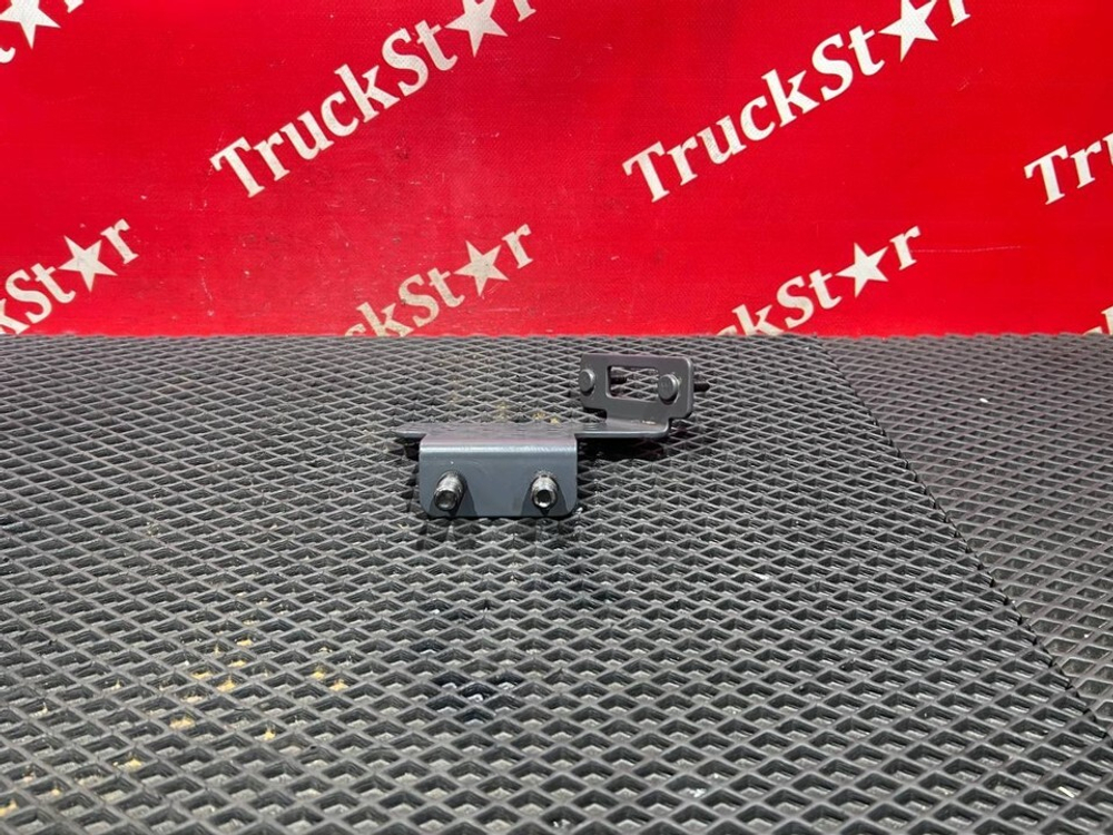 Кронштейн электромагнитного клапана