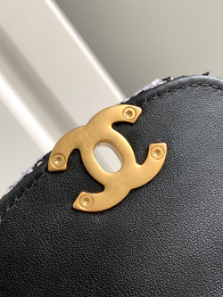 Chanel Bag 19 cm