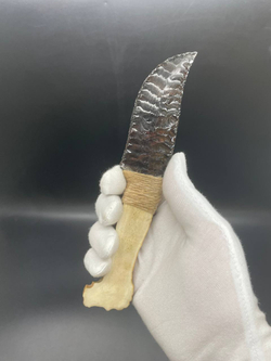 Обсидиановый нож с рукояткой из рога оленя с рисунком змеи 17 см