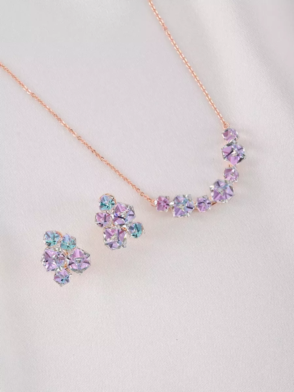 Серьги гроздья Мираж с сиреневыми кубиками Swarovski