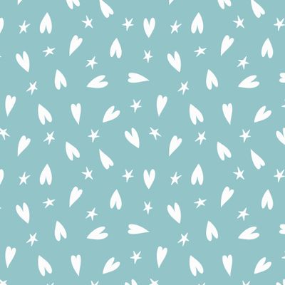 Белые сердечки и звездочки на светло бирюзовом фоне.