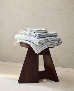 Zara Home - Хлопковое банное полотенце с текстурой, синий, 90х150 см