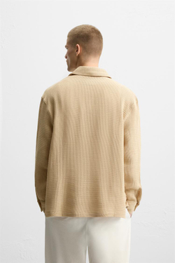 ZARA ПОЛО ИЗ ТКАНИ С РЕЛЬЕФНЫМ УЗОРОМ, СОЛОМЕННЫЙ