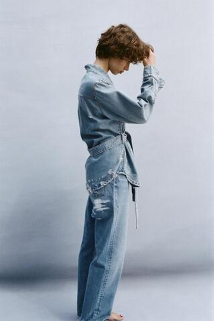 ZARA ДЖИНСЫ MOM FIT С ВЫСОКОЙ ПОСАДКОЙ И РАЗРЕЗАМИ, СИНИЙ
