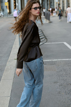 ZARA АТЛАСНАЯ БЛУЗА С ТОНКИМ РЕМНЕМ, ЧЕРНЫЙ