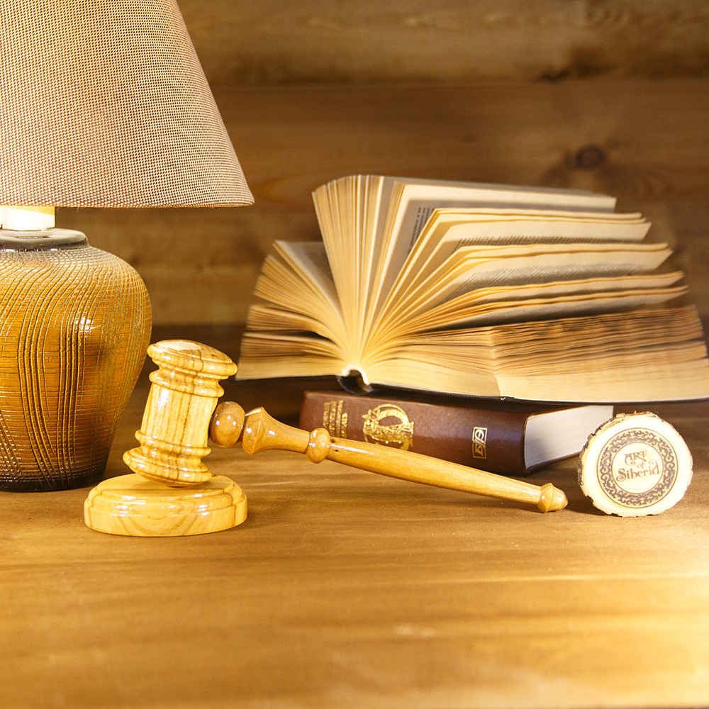 Деревянный молоток судьи (аукционный молоток) из древесины вяза. wg4