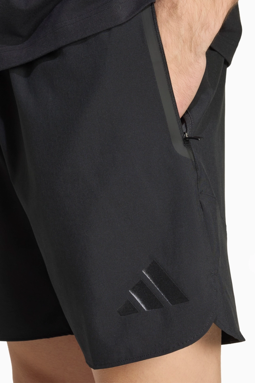 Шорты adidas Real Madrid 25/26 Tiro Travel - черный