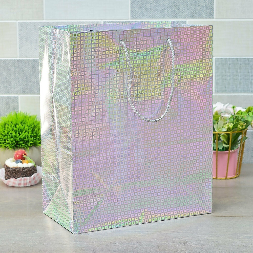 Пакет бумажный 26*33*14см с ручками Голография микс LG313-314