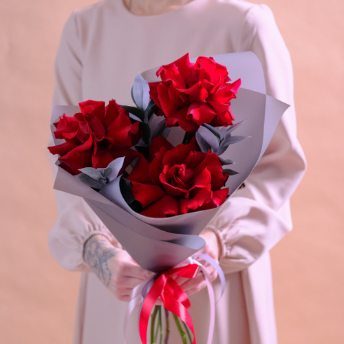 Купить Яркий букет французских роз #125