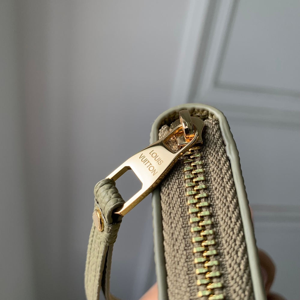 Louis Vuitton Zippy Coin Purse
