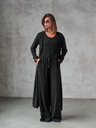 Трикотажный костюм-тройка черного цвета