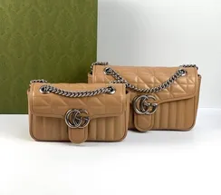 Мини-сумка на плечо Gucci GG Marmont бежевый