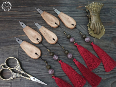 Нитковдеватель с маячком "Руби"