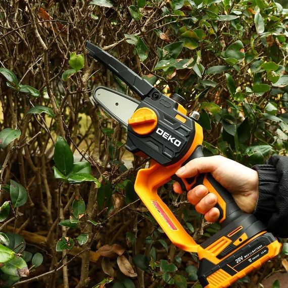 Аккумуляторная пила Deko DKCHS 20-4 (с АКБ и ЗУ)