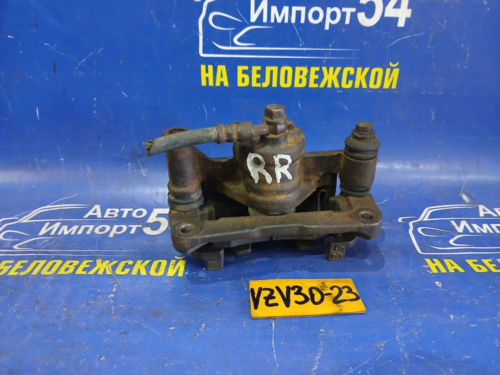 Суппорт тормозной задний правый TOYOTA CAMRY PROMINENT 1991