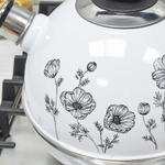 Чайник 3,5л со свистком, консольная ручка, белый "Черная космея"