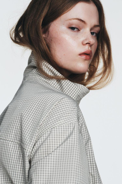 ZARA КУРТКА ИЗ НЕЙЛОНА В КЛЕТКУ, БЕЛЫЙ/ЧЕРНЫЙ