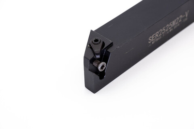 Державка для нарезания наружной резьбы SER2525M22-V