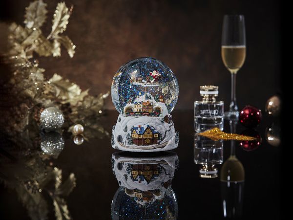 Самый праздничный снежный шар снова в продаже! Самый праздничный снежный шар снова в продаже!