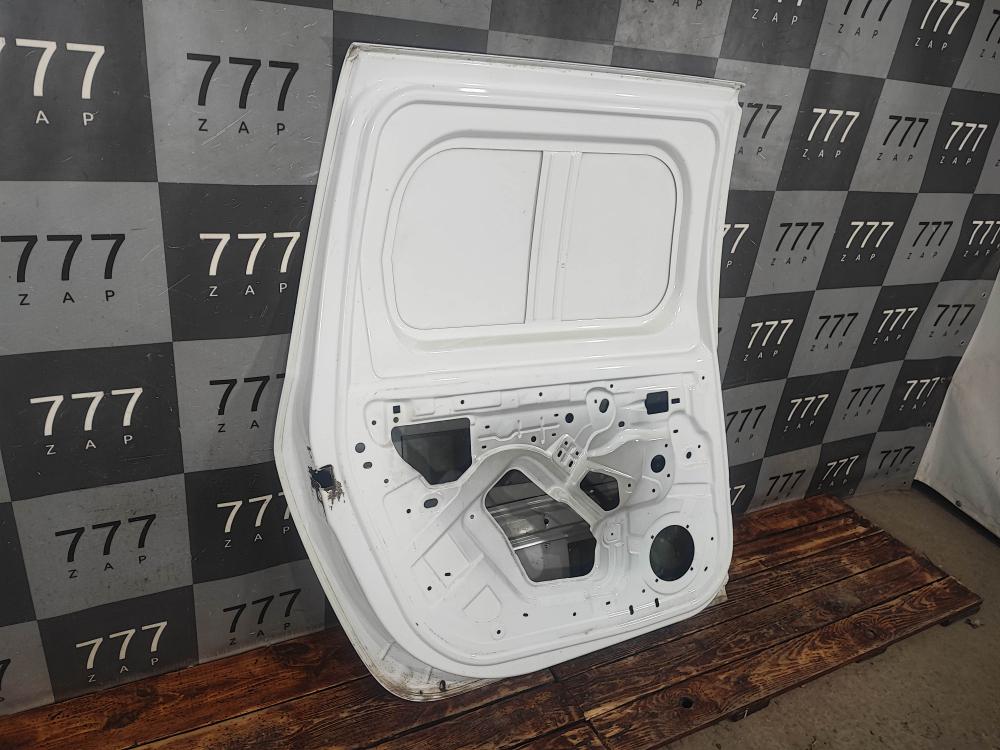 Дверь задняя левая глухая Lada Largus 12-нв Б/У Оригинал 821015688R