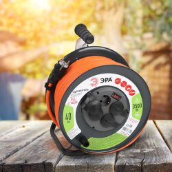 Удлинитель силовой ЭРА RMx-4es-3x2.5-40m-IP44 на металлической катушке с заземлением с выключателем 4 розетки 40м ПВС