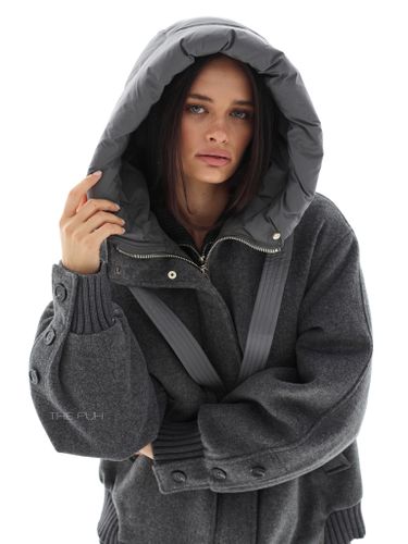 Темно-серая куртка с вязаными вставками