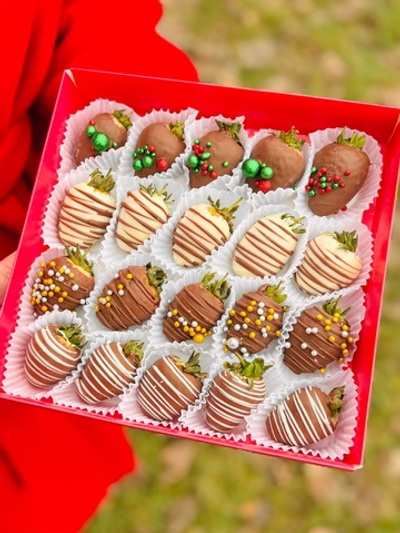 Клубника в шоколаде «Новогодний», 16-25 ягод