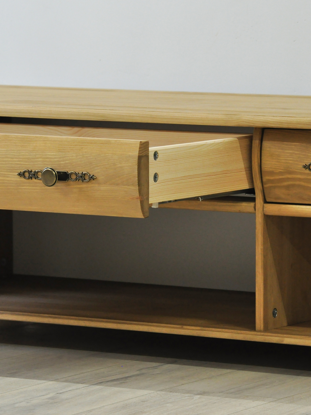 Тумба под телевизор Сюзанна, 160 см, с ящиками, бейц