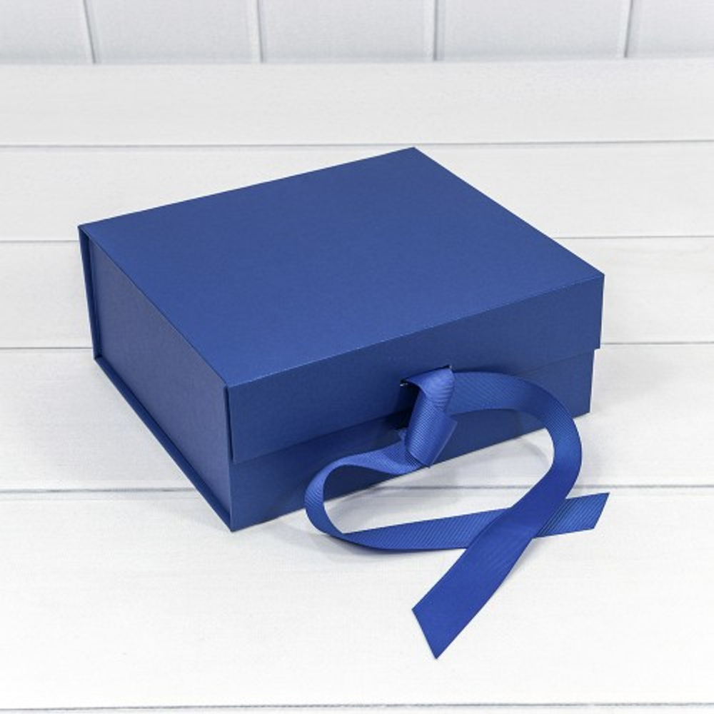 Коробка сборная 20х18х18 см на магнитах (Синий)