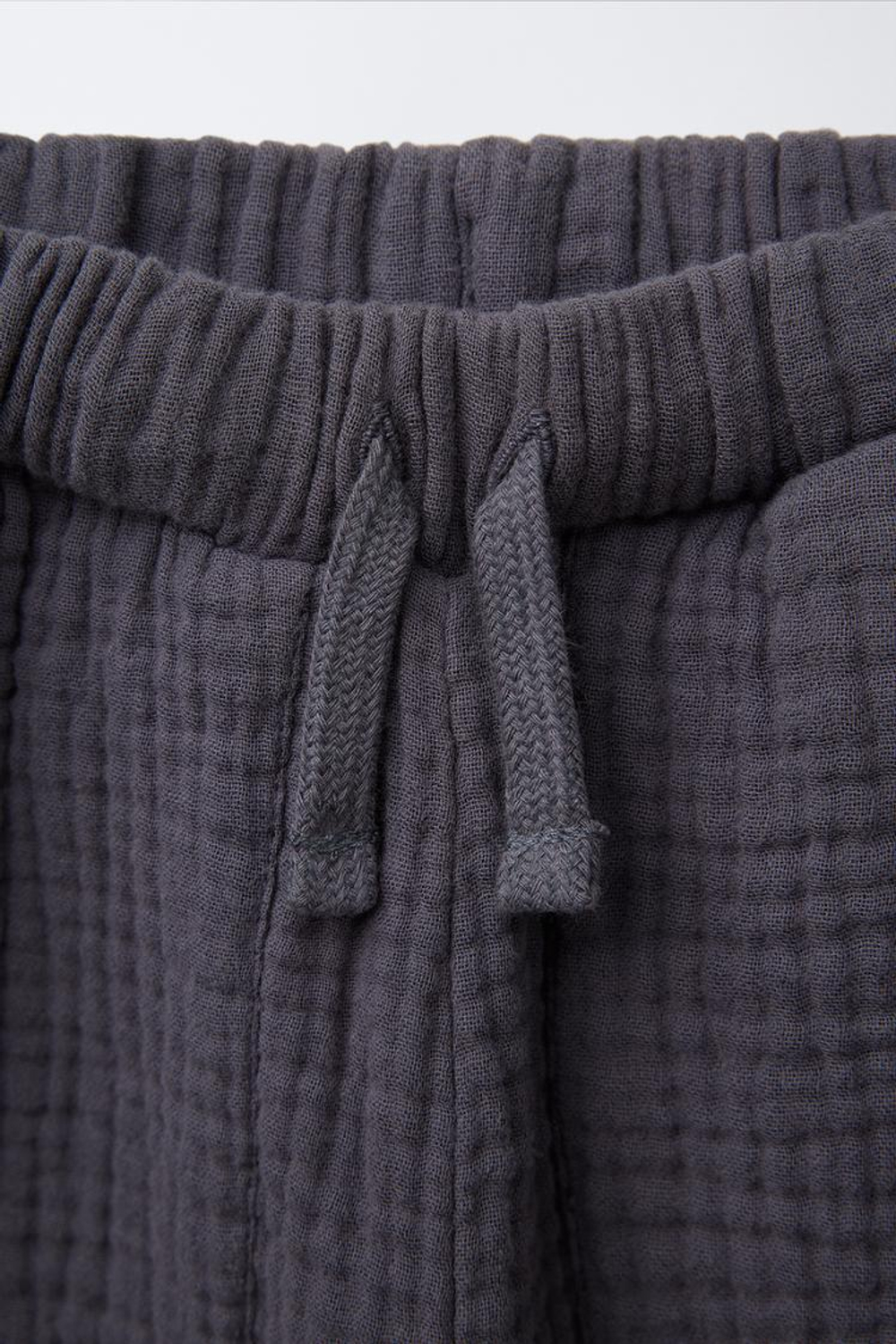 ZARA ОДНОТОННЫЕ ШОРТЫ, АНТРАЦИТОВО-СЕРЫЙ