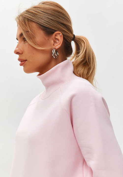 Розовый свитшот с горлом