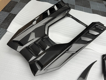 Карбоновый обвес для Lamborghini Revuelto 2023+ Ламборгини