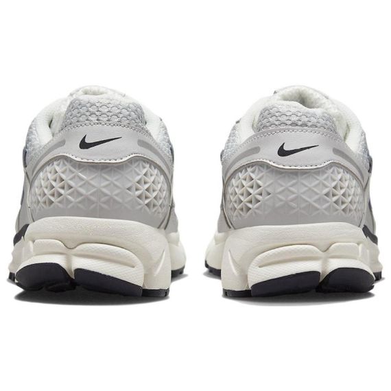 Nike Air Zoom Vomero 5 Бежевые кроссовки Низкие Женские