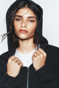 ZARA ТОЛСТОВКА ИЗ ФЛИСА С ЭФФЕКТОМ ПОТЕРТОСТИ И ЗАКЛЕПКАМИ, УГОЛЬНЫЙ