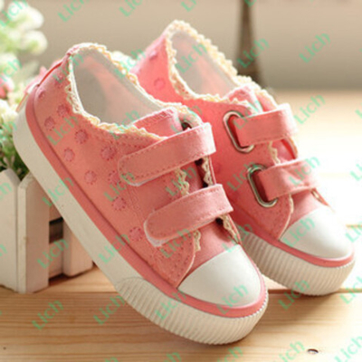 Кеды детские на липучках с вышивкой кругов и кружевной окантовкой