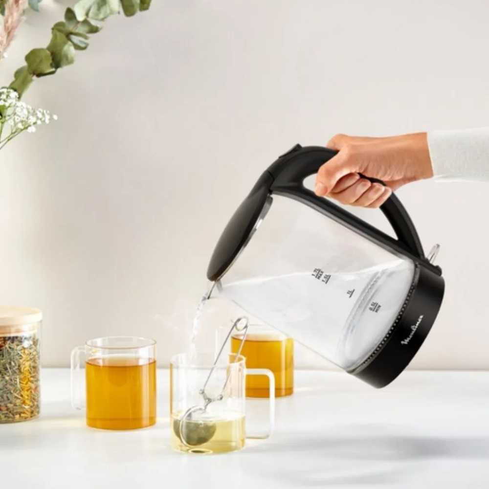 Электрический чайник Moulinex BY1S08F0