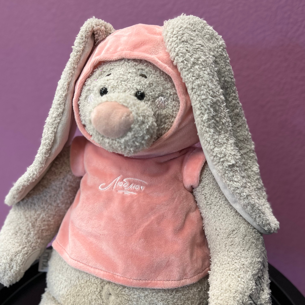 Заяц Вито в кофте, 37 см.
