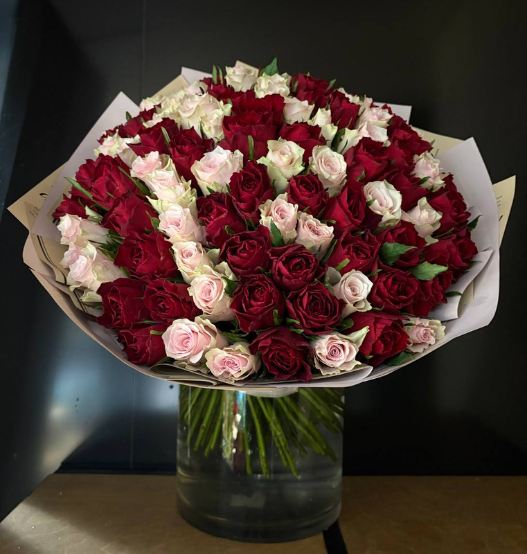 Букет из 101 розы "Красно-розовый микс" Букет из 101 розы "Красно-розовый микс"