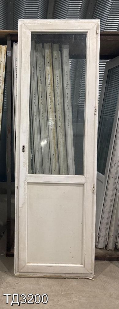Дверь балконная пластиковая Б/У 2310(в) x 730(ш)