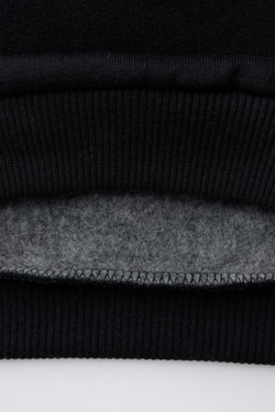 ZARA ТОЛСТОВКА С ПРИНТОМ, ЧЕРНЫЙ