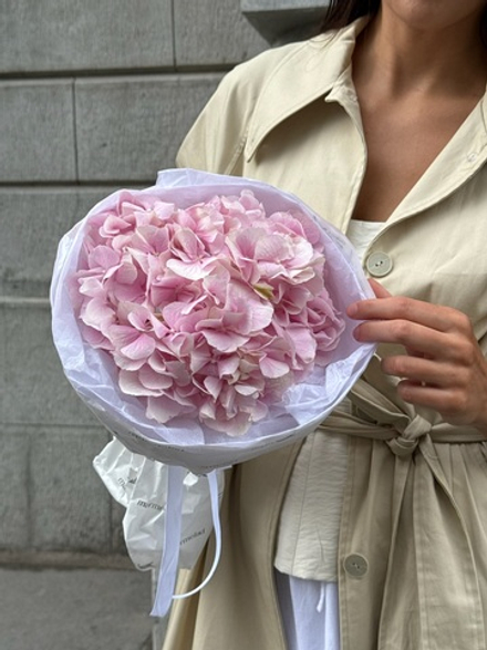 Букет моно из гортензии в розовом оттенке