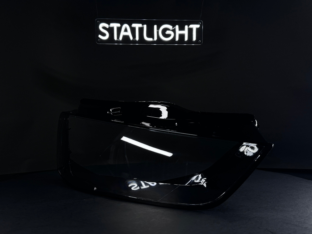 Правое стекло фары AUDI A4 B8 2011-2015