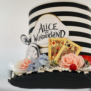 Alice in wonderland (home party)