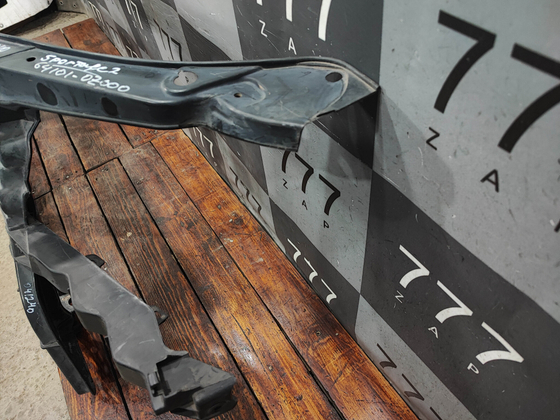 Панель передняя (телевизор) Kia Sportage 2 (JE) 04-10 Б/У Оригинал 641010Z000