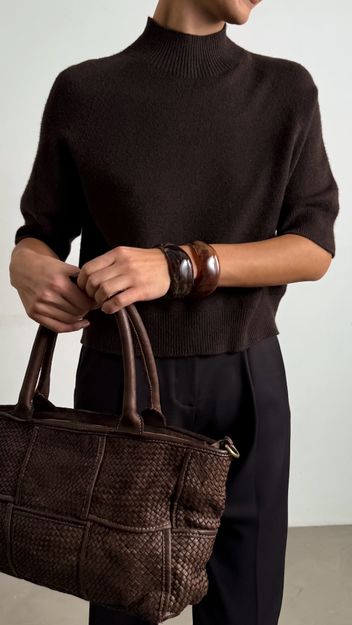 коричневый